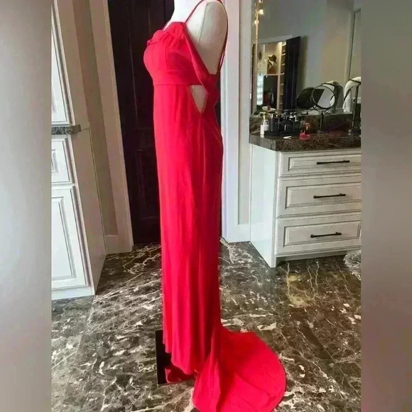 NWT- LOVERS AND FRIENDS Cece Gown in Red Rose- Size-medium - Picture 5 of 11